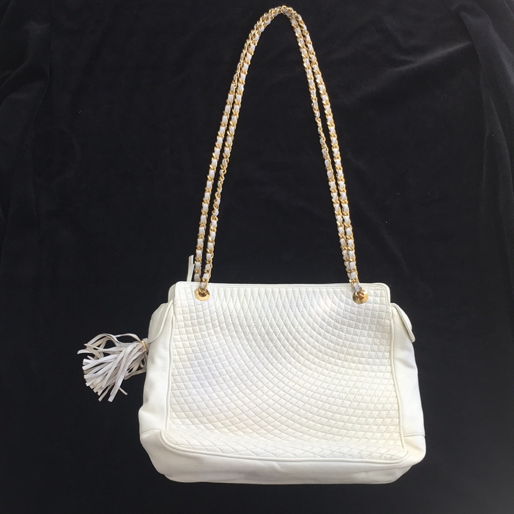 LG White Leather Handbag w/Leather & Gold Chain Double Shoulder Straps - EUC